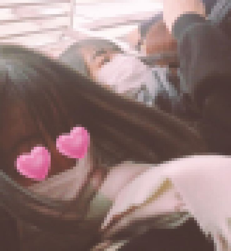 【電車痴漢】２人組の美女Ｋ！！ 押しつけに遭った直後 大人しそうな処女Ｋを揉みまくり！！ サンプル画像