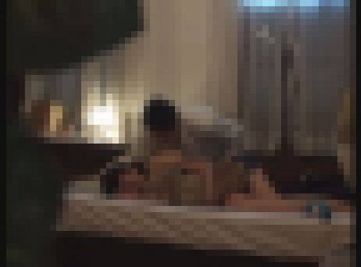 部屋に設置された隠しカメラ　自宅での近●相●の証拠が挙がってしまう…　01　サンプル画像1