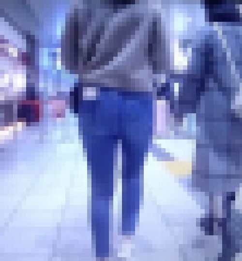 黒髪清楚系の美少女がスキニーデニム履いて美巨尻パンパンモッコリさせて歩いてるよ サンプル画像