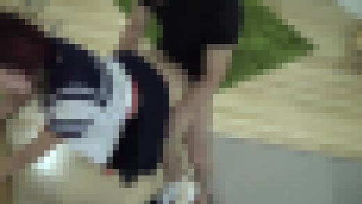 ドノーマルなモデルさんをいじめてみた④3ｐセックス・ザーメンごっくん編　サンプル画像1