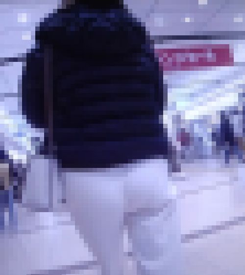 若くて激カワ美人ギャルの巨尻肉が歩くたびにムニュムニュなってエロい　サンプル画像1