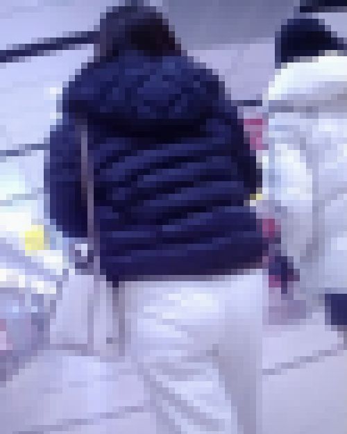 若くて激カワ美人ギャルの巨尻肉が歩くたびにムニュムニュなってエロい　サンプル画像2