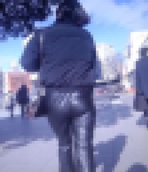 エロカッコイイお姉さん系の美女がレザーパンツ履いて美巨尻パンパンにパツらせて歩いてるよ サンプル画像