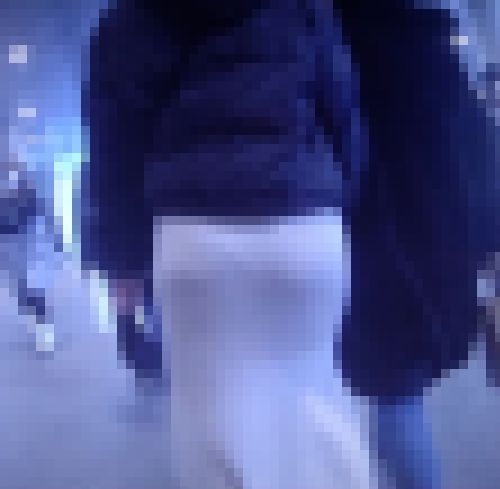 超爆尻美女がタイトスカートをパンパンモッコリさせてエッチなライン浮き上がらせて歩いてるよ　サンプル画像2