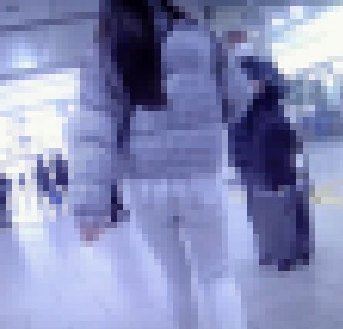 スタイル抜群の清楚色っぽい美女がスキニーデニム履いて美尻膨らませて歩いてるよ　サンプル画像1