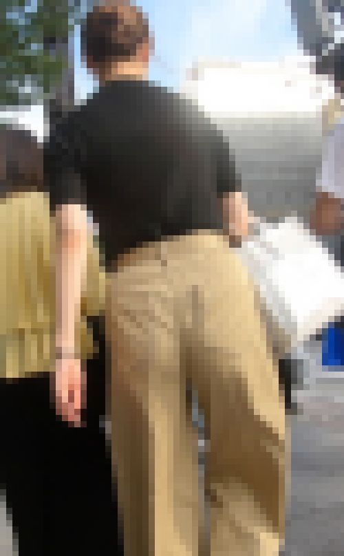 上品なお姉さんのカーゴパンツ尻　サンプル画像3