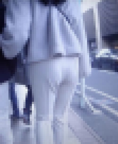 スタイル抜群の極上美女がプリプリの美尻でピタパン履いて歩く姿がエロ過ぎる　サンプル画像1