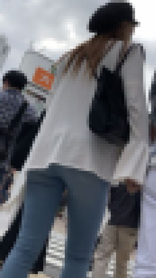 080 同伴中のキャバ嬢のエロいスキニー姿　サンプル画像1