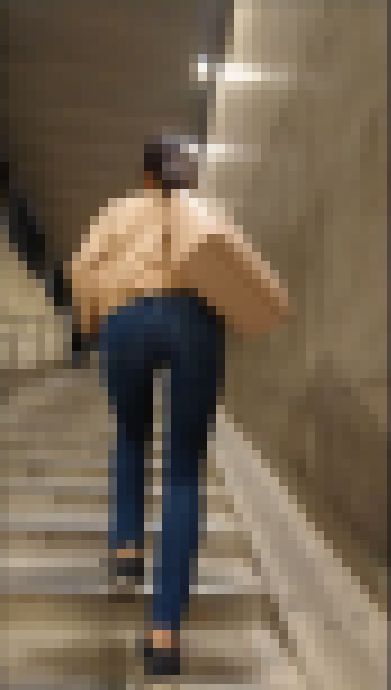 【食べ頃ヒップ】20代清楚系ポニーテール女のジーンズヒップ8　サンプル画像1