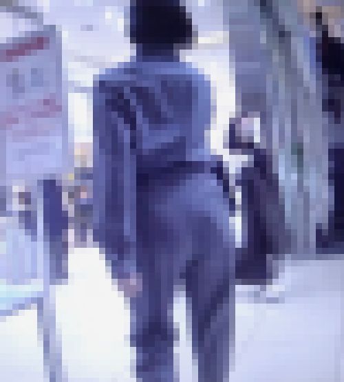 清楚系の小顔美女がクビレ爆尻ボディクネらせながら歩いてるよ サンプル画像