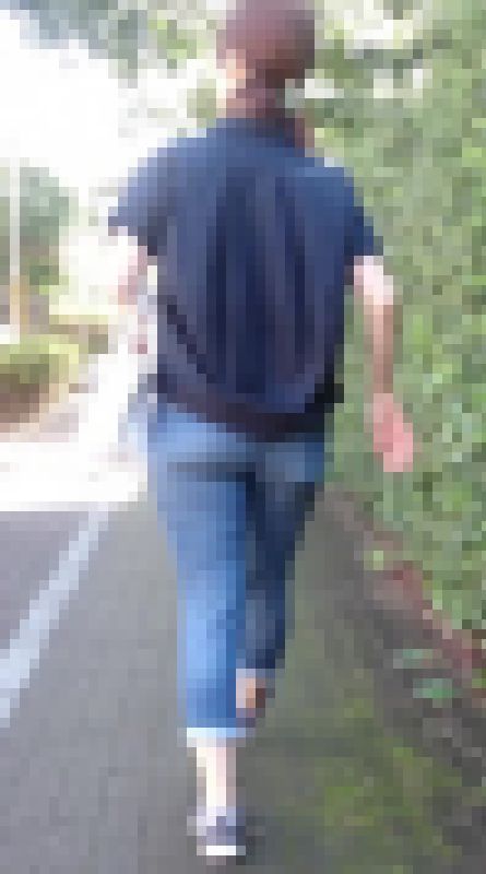 昼下がりのムチ尻ジーンズ サンプル画像