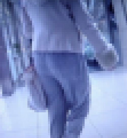 清楚系の激カワ美少女がスラックス履いてお尻モッコリさせて歩いてるよ サンプル画像