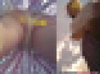 スーパーの駐車場で出会った近所のママさんパンチラ 8 サンプル画像