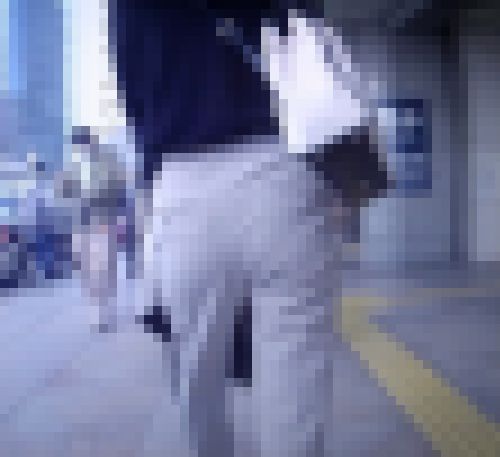 清楚系美人OLがお昼休みに歩いてるよ サンプル画像