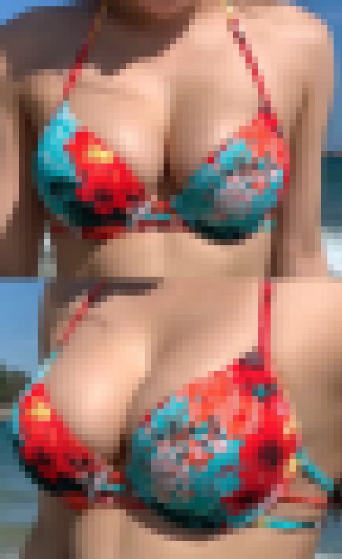 海水浴場で走って爆乳を揺らしまくりのビキニ美人 サンプル画像3