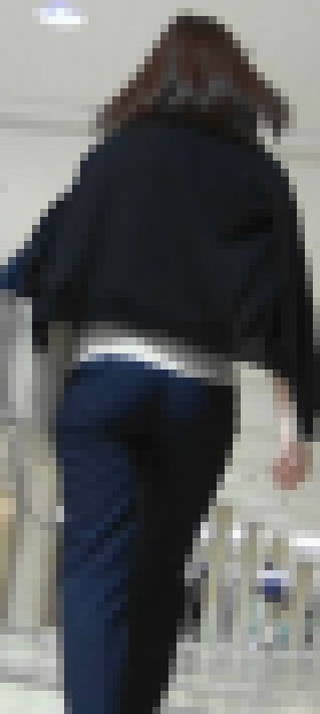 エレガントなパンツスーツお姉さん サンプル画像