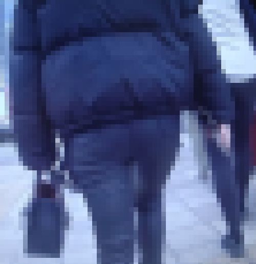 ハイセンスな美人ギャルがレザーパンツ履いてお尻ムニュムニュさせて歩いてるよ　サンプル画像1