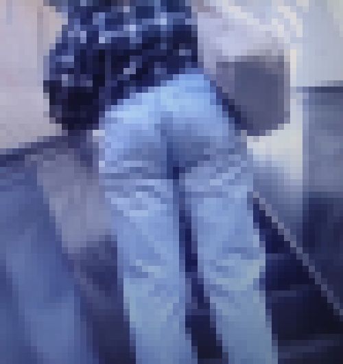 激カワ美人女子大生が美巨尻でデニムをイヤらしくモッコリさせて歩いてるよ　サンプル画像3