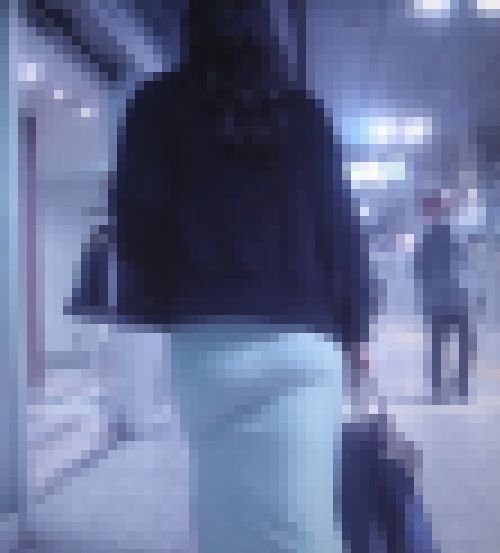 超激エロタイトスカート履いた極上美女が猥褻な美尻肉ムニュムニュさせて歩いてるよ　サンプル画像3