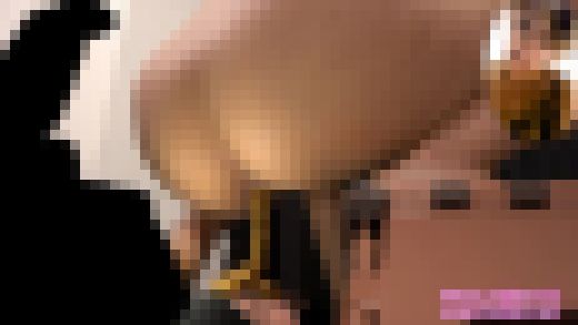 顔面に出したてのクサ～いうんこ盛られて激臭で責められながら、手コキされてイキなさい【客観アングル】【今賀はる】【スカトロ】　サンプル画像1