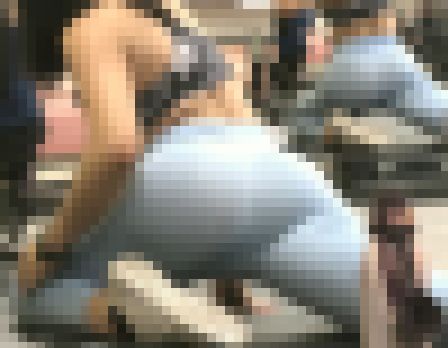 【フルHD】ジムでストレッチ中のデカ尻　サンプル画像2