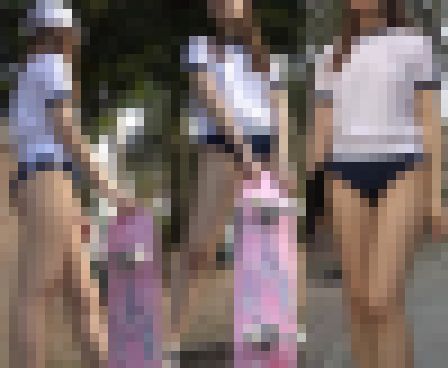 【音あり高画質】ノーブラ乳首のブルマ尻スケボ美人　サンプル画像1