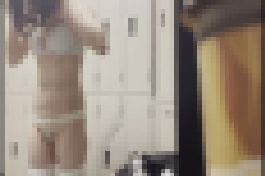 ㊙映像　コンカフェ更衣室の恥ずかしい着替え見ませんか②　サンプル画像2