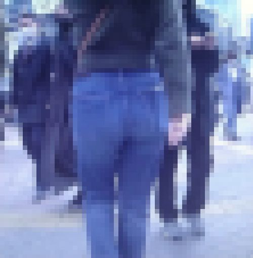 超絶クビレ美巨尻の極上美女がタイトデニム履いてめちゃくちゃカラダをクネらせながら歩く姿がエロ過ぎる サンプル画像