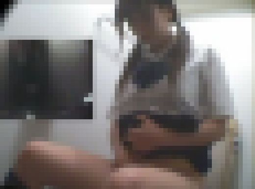 盗撮トイレ　女子●生のオナニーが撮れる秘密のスポット　03　サンプル画像1