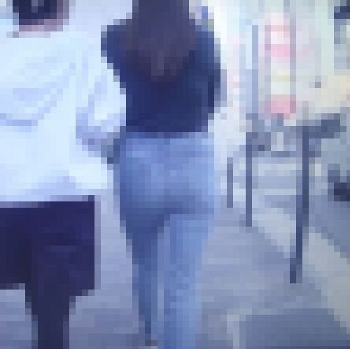 長身美人お姉さんがデニム履いて美巨尻パンパンにさせて歩く姿がイヤらしい　サンプル画像2