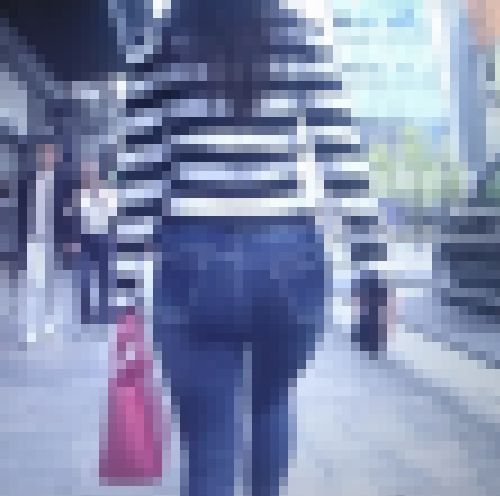 超絶クビレ美巨尻美女が超密着型スキニーデニム履いて歩く姿が最高です　サンプル画像2