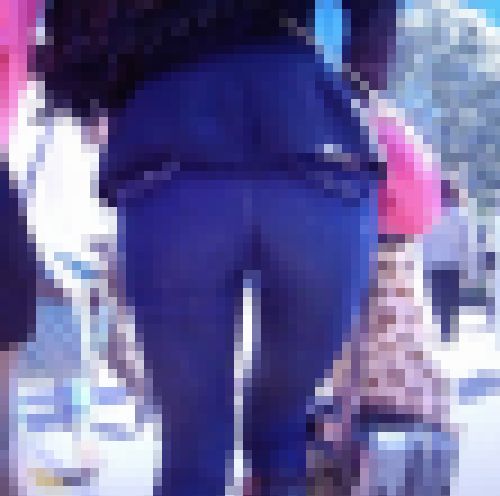 超激カワギャルが食い込ませ気味のスキニーデニムを履いてキャリーバッグを引く姿がいやらしい サンプル画像