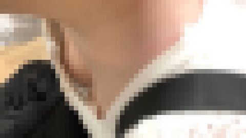 胸チラ07●暑くてダウンを脱いだＪＤ サンプル画像