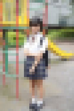 【日焼け女子校生】水着跡が残るこんがり小麦肌…水泳部主将の放課後遊び‼ サンプル画像