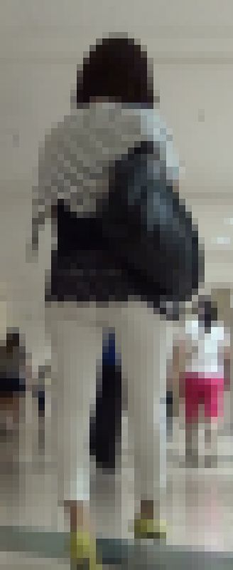 むちむちパツパツな白デニムお姉さま サンプル画像