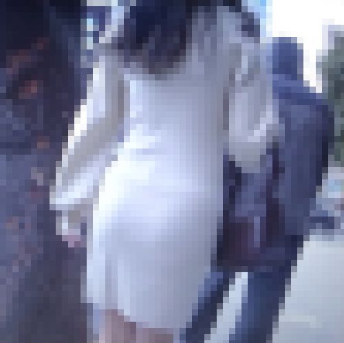 スタイル抜群の激カワ美女が極薄ワンピ着てエッチなライン浮かせながら歩いてるよ　サンプル画像2