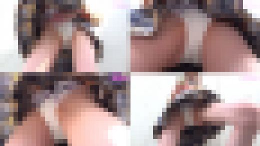 パンツ見せたがりなスレンダーJ.Kちゃんは欲求不満(2)陰毛ハミ毛しながら野外オナニー編 サンプル画像2