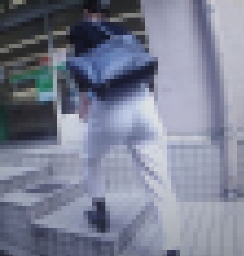 長身美脚美尻スタイルの美人OLがピタパン食い込ませて下着ライン透け透けで歩いてるよ　サンプル画像3