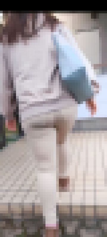 事務員さんの透けたケツ　サンプル画像3