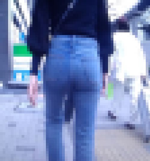 長身モデル系美脚美尻の美人お姉さんがスキニーデニム履いて歩く姿がイヤらしい　サンプル画像2