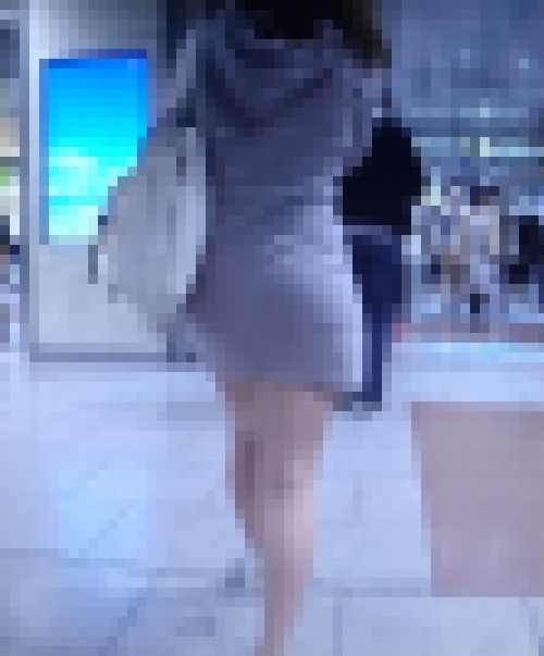 スタイル抜群の美女がペラペラミニワンピ着て歩いてるよ サンプル画像3