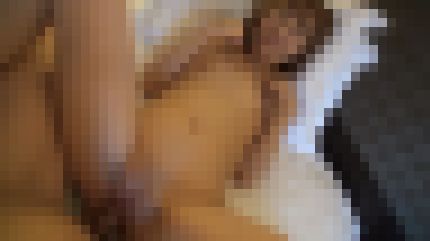 スレンダーな19歳専門学校生がバックで激しく突かれ色白でスベスベの肌を紅潮させ悶絶　サンプル画像3