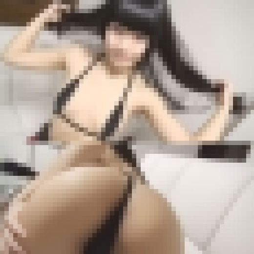 ■りおなちゃんシリーズ06■私服→マイクロビキニ（黒）■きわどい水着でポージング撮影■ サンプル画像