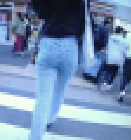 スタイル抜群の清楚系極上美女がスキニーデニム履いて美尻密着させて歩く姿に大興奮　サンプル画像3