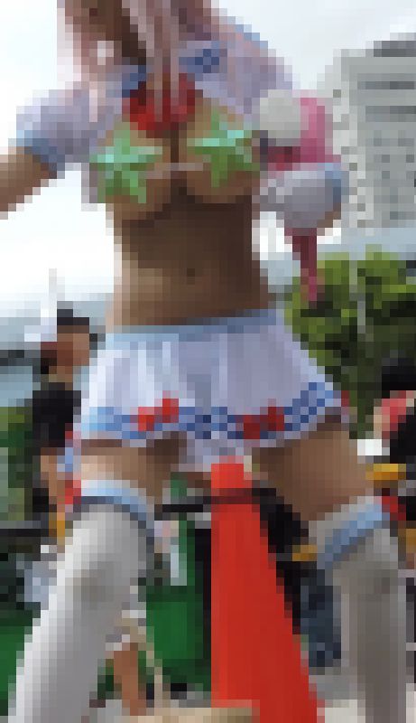 コスプレ2017夏お尻に顔をつけw巨乳おっぱい露出しまくり【動画】イベント編 3872と3875セット販売 サンプル画像1
