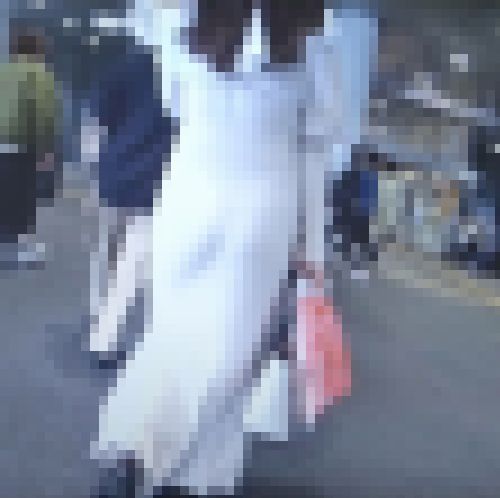 超ハイスペックお嬢様系美人お姉さんが極薄タイトスカート履いて下着ライン透け透けで歩いてるよ サンプル画像