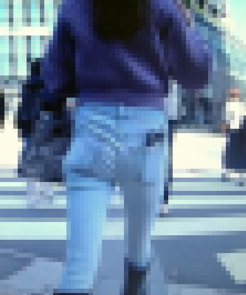 ハイウエストスキニーデニム履いた美人お姉さんとデニム履いたセクシー美女(2名収録)　サンプル画像2