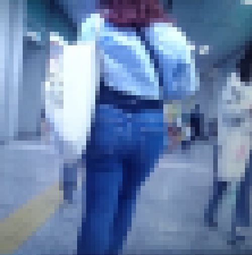 タイトスラックスを履いた美人OLと激カワ美人女子大生のエロ美爆尻デニム(2名収録)　サンプル画像3