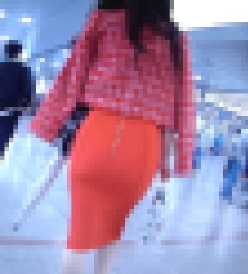 超スーパーハイスペック極上美人お姉さんがタイトスカート履いて美巨尻パンパンにさせて歩く姿にフル勃起　サンプル画像2