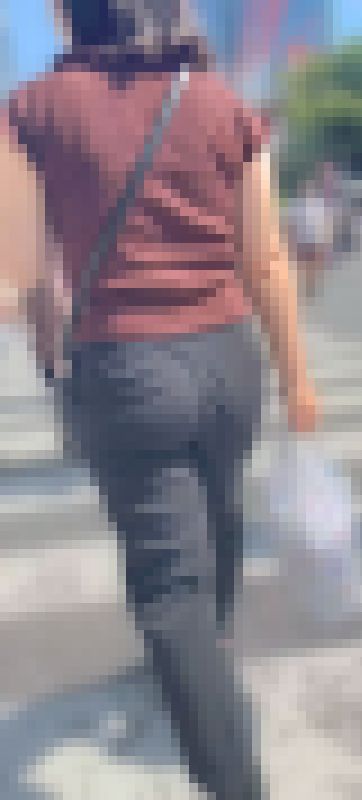 スラックスの中でデカ尻を♂に主張する女２本立て！ブリンと突き出た出っ尻をムニュらせて男を挑発！下品なパンツスーツ女編　サンプル画像3